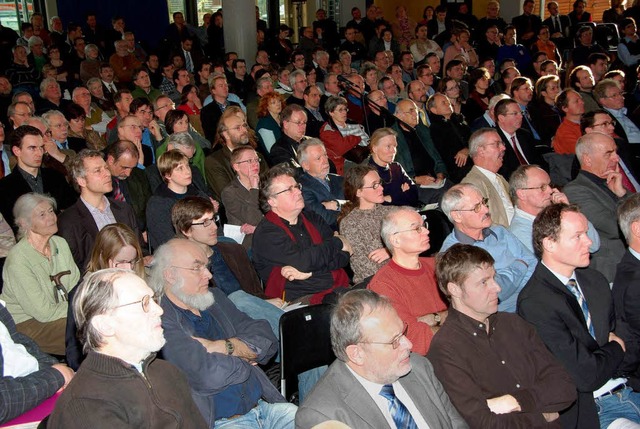 Viele Besucher kamen zu der Informationsveranstaltung des Regierungsprsidiums.  | Foto: Hans Christof Wagner