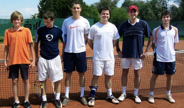 Die jngste Mannschaft des TC Wei-Bla...tzger, Sven Karl und Michael Jungkind.  | Foto: Schnabl