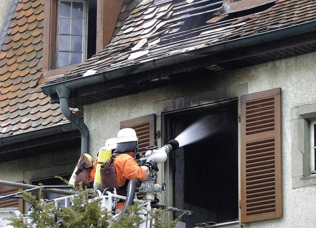 llappen haben sich in einem Haus in d...entzndet und zu einem Brand gefhrt.   | Foto: Christa Maier