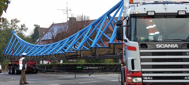 2008 wurde diese Brcke in Neuenburg a...ie, aber noch nicht komplett bezahlt.   | Foto: Beil