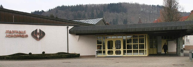 &#8222;Eine Linie reinbringen&#8220; w...tadt in die Sanierung der Stadthalle.   | Foto: Marlies Jung-Knoblich