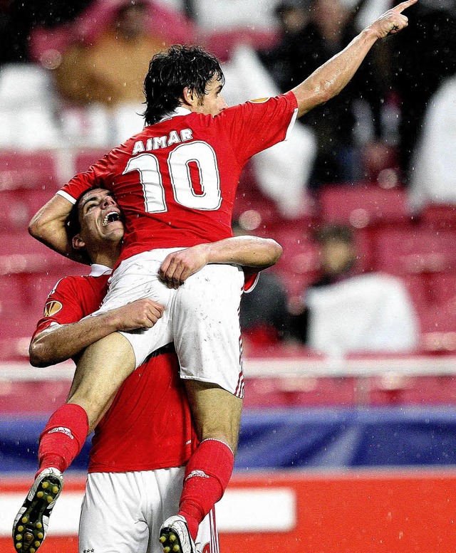 Pablo Aimar (10) bejubelt sein Tor zum 1:0 gegen die Hertha.   | Foto: DPA