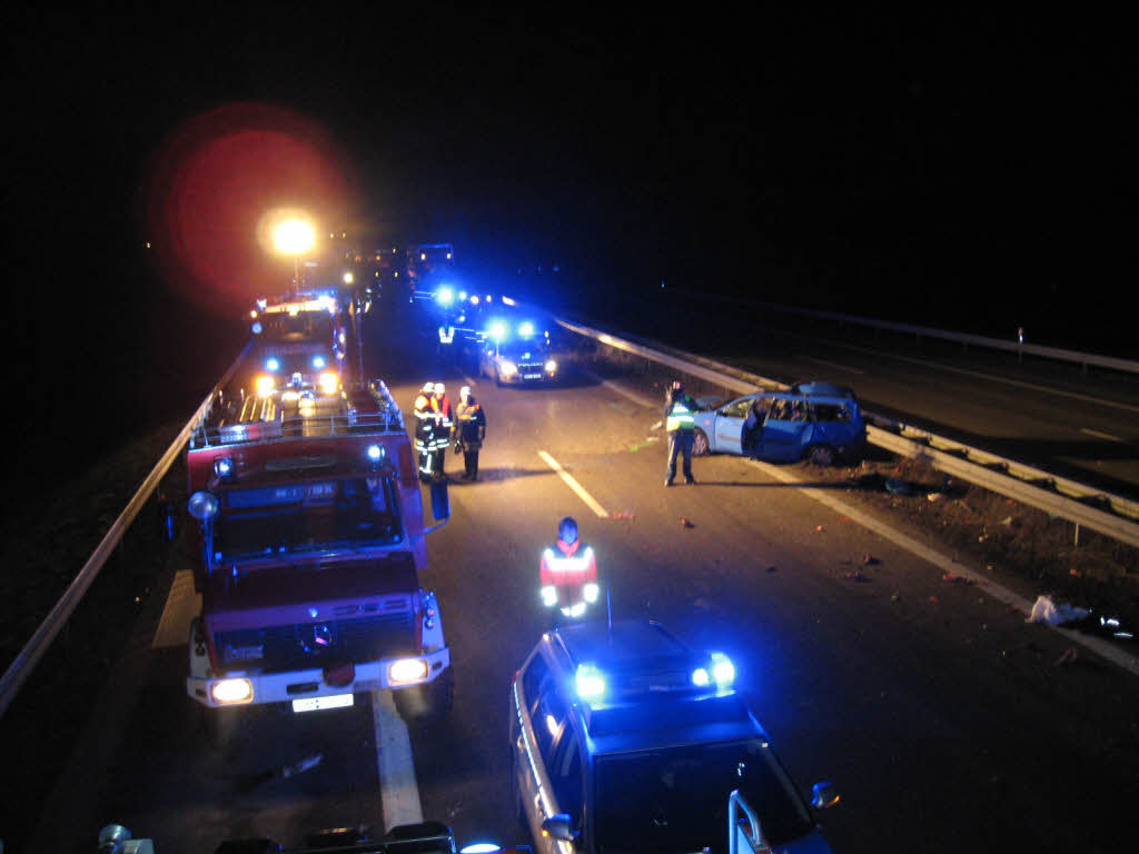 Die Unfallstelle auf der Autobahn 5. Die Unfallstelle auf der Autobahn 5.