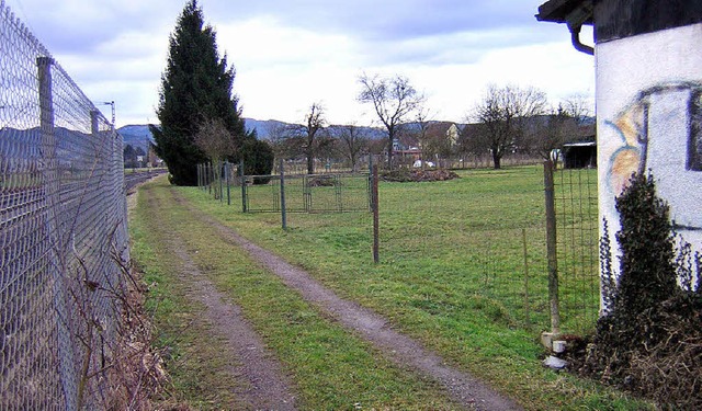 Entlang der Bahn und mit Blick nach S...ich vorerst keine Vernderungen geben.  | Foto: Gerhard Walser