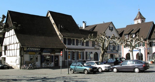 Geschfte kommen oder gehen &#8211; bl...r Radhndler  an Kanderns Blumenplatz.  | Foto: kann