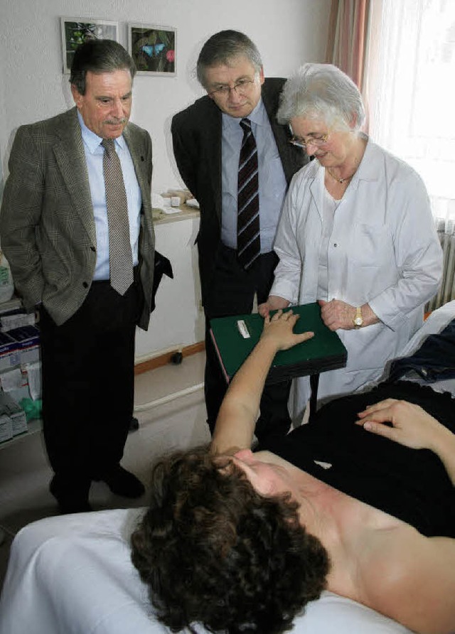Einen Einblick in die Behandlung von L...ulian  Wrtenberger und  Etelka Fldi.  | Foto: DIETER MAURER
