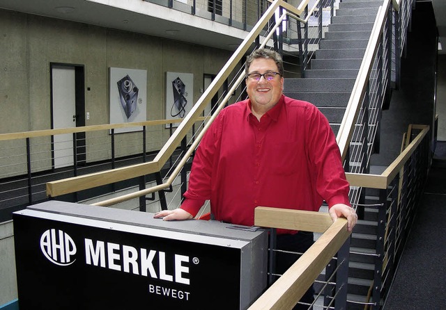 Fhlt sich wohl im neuen Firmenbau in ... Christen Merkle, Chef von AHP Merkle.  | Foto: mario schneberg