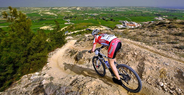 Auf Zypern  starteten die Mountainbike...meerinsel vorsommerliche Temperaturen.  | Foto: Kstenbrck