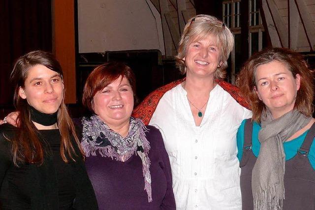 Vier Frauen fhren den Kulturverein
