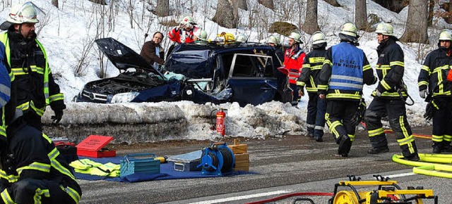 Tdlicher Unfall auf der B 500 beim Lidl inBrental am 28.02.2010  | Foto: Camera24tv