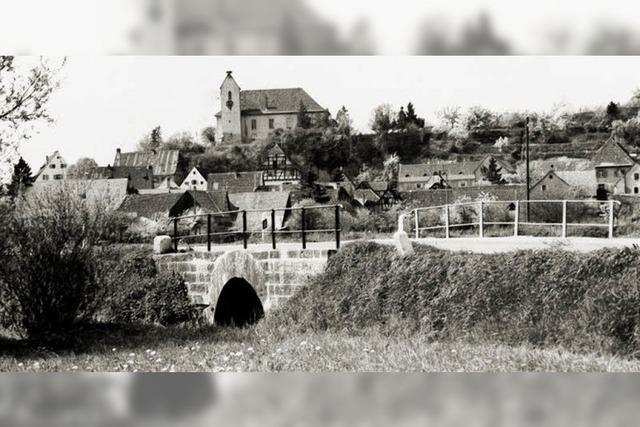 Kirche in herausgehobener Position