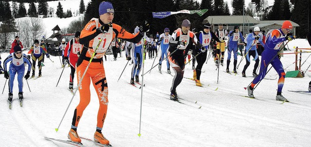Start frei zum 25. Albtler Skimaratho...e der sptere Sieger Marius Korthauer   | Foto: gerhard herzog