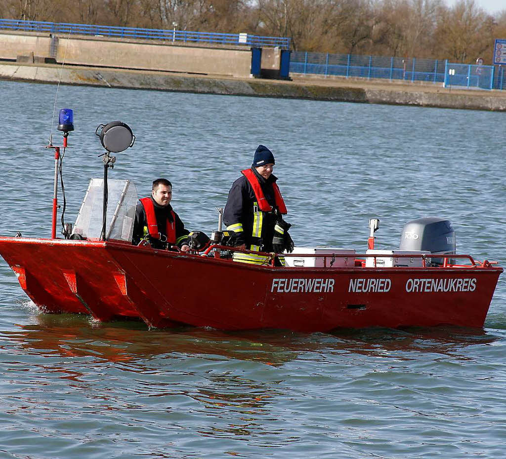 Die Bergung der gesunkenen Yacht in Schwanau-Nonnenweier