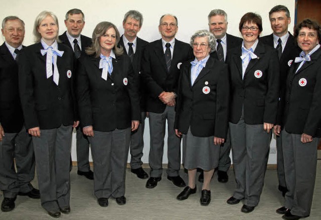 In der Jahreshauptversammlung stellten...rtsgruppe  in ihrer neuen Uniform vor.  | Foto: herbert trogus