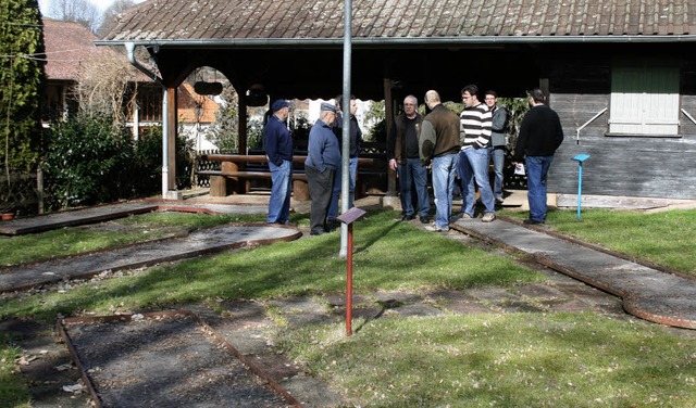 In die Jahre gekommen ist die Minigolf...ermin am Samstag noch in den Sternen.   | Foto: theo weber