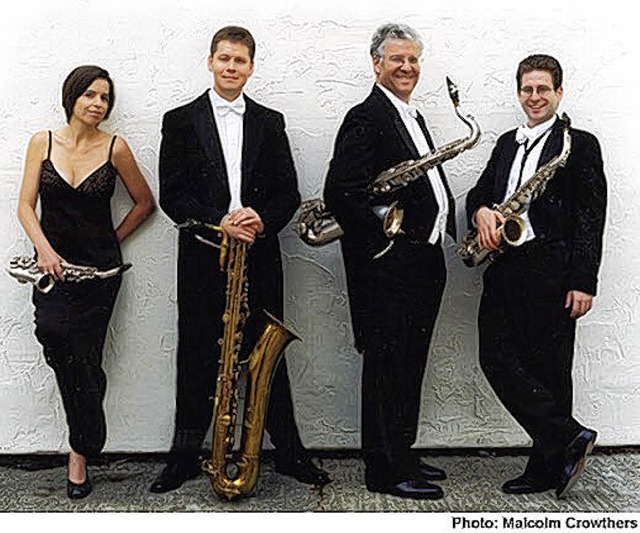 Eine Frau, drei Mnner und vier Saxophone:  Rascher-Quartett   | Foto: BZ