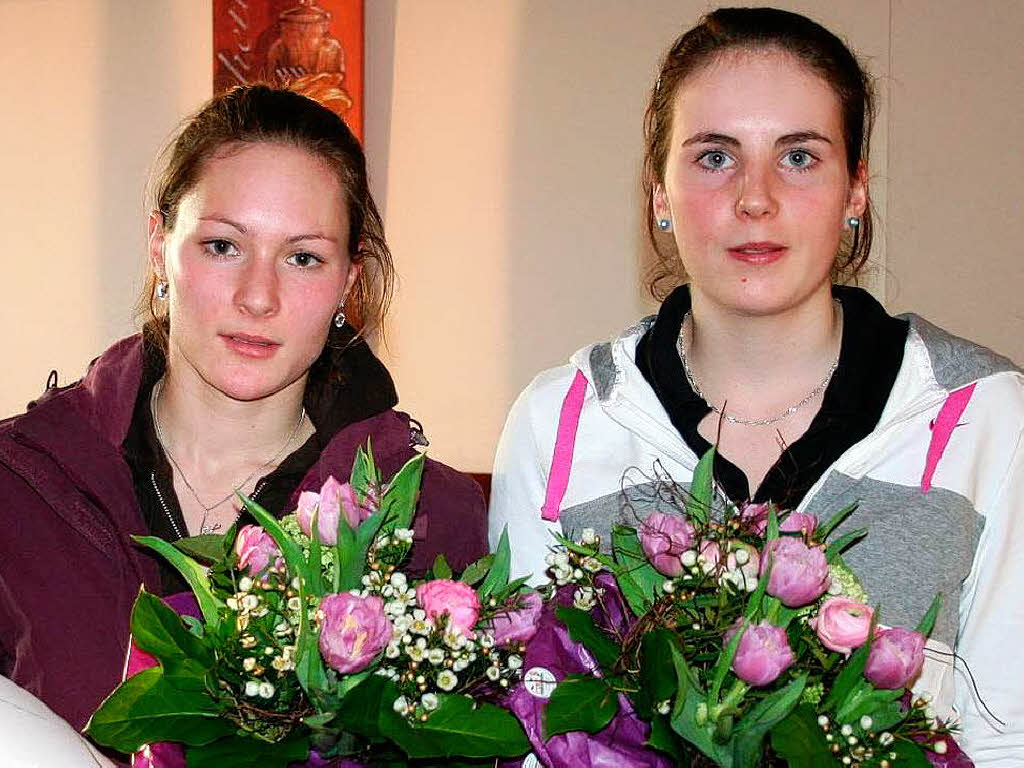 Damen:  Jana Knoppe (TC Freiburg-Schnberg,links) und  Bezirksmeisterin Agatha Kieny (Freiburger TC).