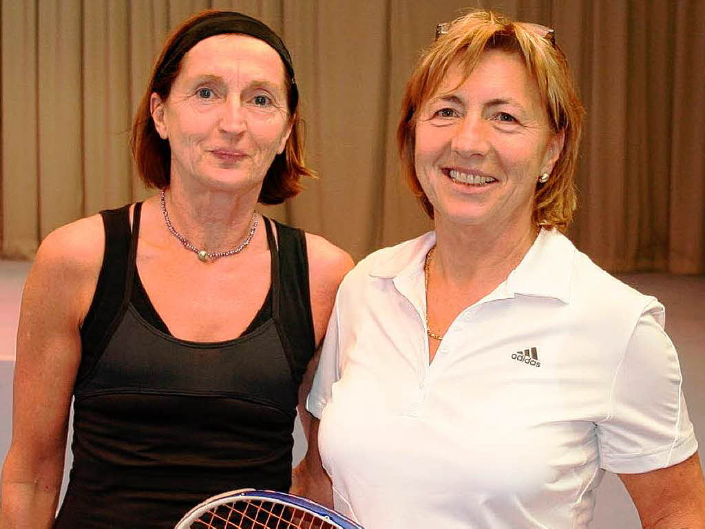 Damen 50: Bezirksmeisterin Gisela Heinold (SF Eintracht Freiburg) und  Margret Harries (TC Mllheim).