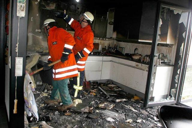 Kchenzeile in Flammen – Brand in Einfamilienhaus