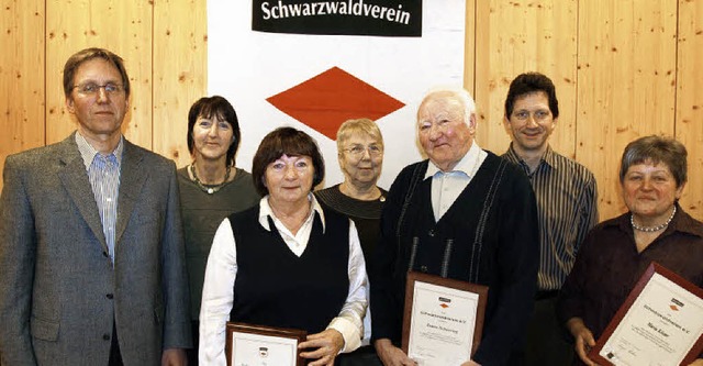 Geehrte und Vorstandsmitglieder unter ...er Braun und Maria Kster (25 Jahre).   | Foto: Kopp