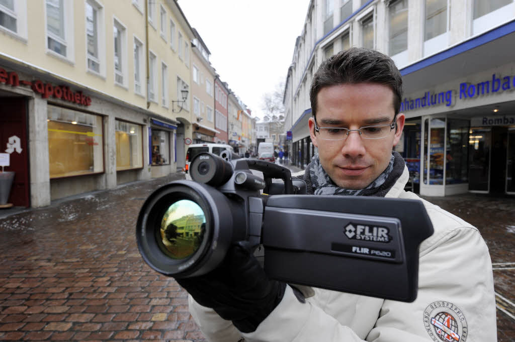 Jrg Pohlhaus mit der Thermografie-Kamera