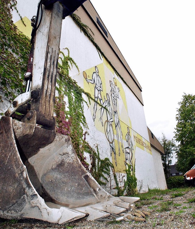 Die Mehrzweckhalle Krzell kann aus Geldmangel nicht komplettsaniert werden.   | Foto: archivbild: Wolfgang Knstle