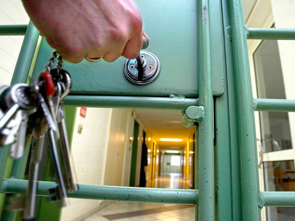 Hinter norwegischen Gardinen lebt es s...ng im Gefängnis Halden recht angenehm.  | Foto: dpa
