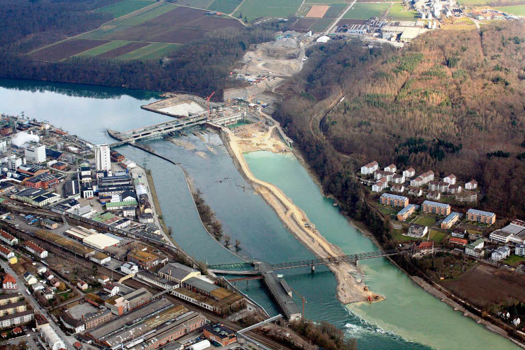 Faszinierende Ansichten: Das neue Wasserkraftwerk in Rheinfelden. Faszinierende Ansichten: Das neue Wasserkraftwerk in Rheinfelden.