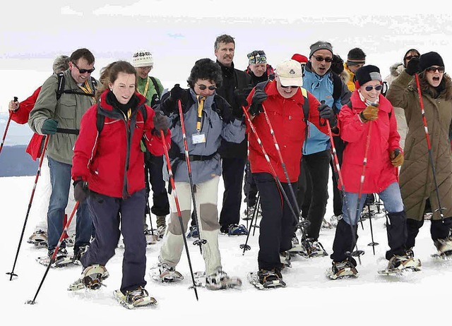 Mit Schneeschuhen wandern oder zum Ski...eilnehmer hatten viel Spa in Bernau.   | Foto: BZ