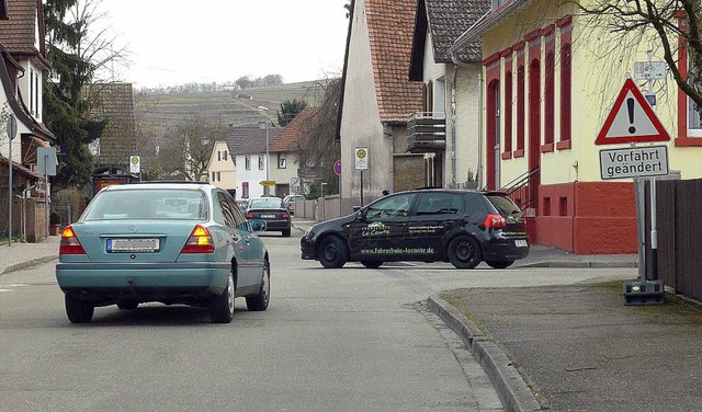 Mit Ausweitung der Tempo-30-Zone in Hu...ndert sich die Vorfahrt beim Rathaus.   | Foto: alfred arbandt