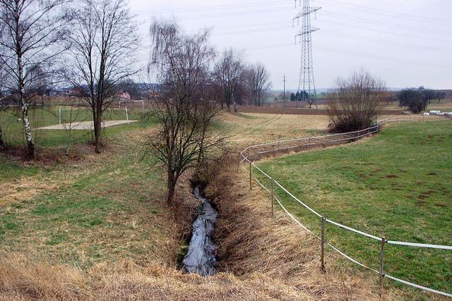 Ein kleiner See soll neben den Sportplatz