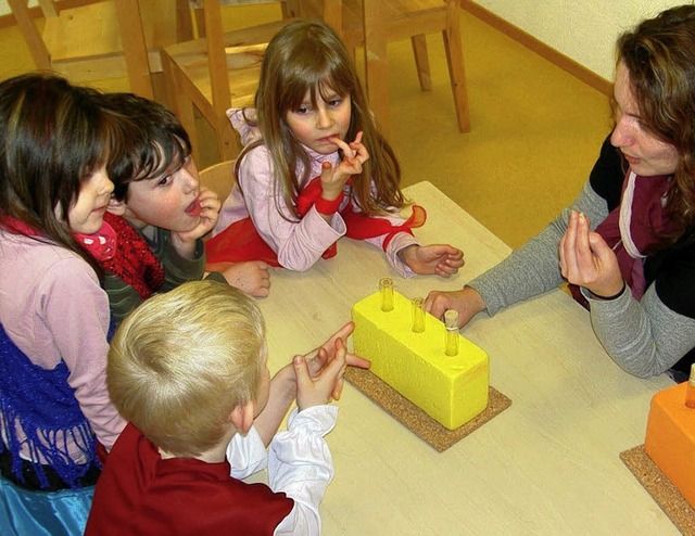 Riech mal! Auch die Schrfung des Geru...nes gehrte zum Lotti-Karotti-Projekt.  | Foto: DRK