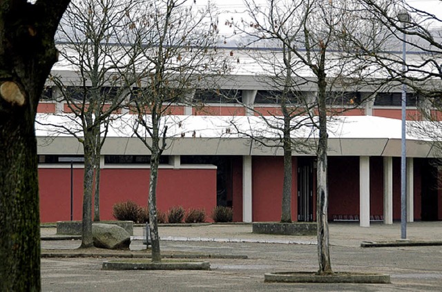 Der Boden in der Reblandhalle muss saniert werden.   | Foto: Langelott