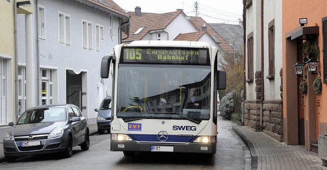 Eng ist es fr die Busse, die seit der...h begrenztes  Halteverbot eingerichtet  | Foto: Zimmermann-Duerkop