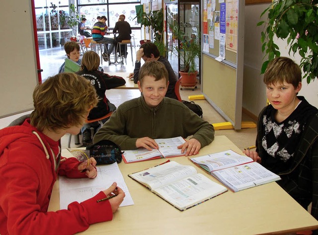 Sie haben keinen Unterricht, aber ganz...Schule fr sie lngst Lebensraum ist.   | Foto: Langelott