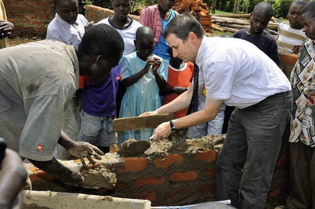 Michael Wurtz, Pfarrer der badischen L... Grundsteinlegung der Schule in Kenia.  | Foto: Privat