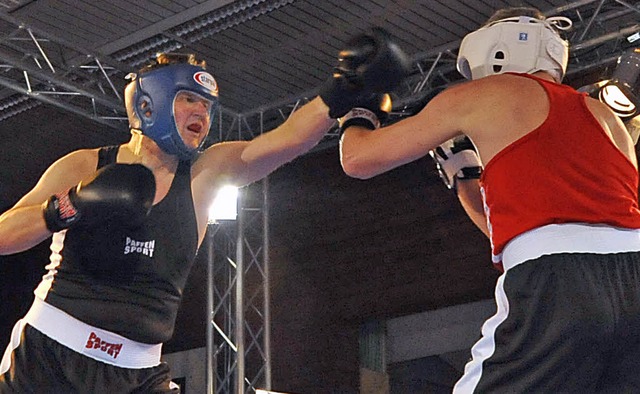 Teilte diesmal nicht nur verbal aus: U... (links) boxte gegen  Michael Klaeren.  | Foto: Bamberger