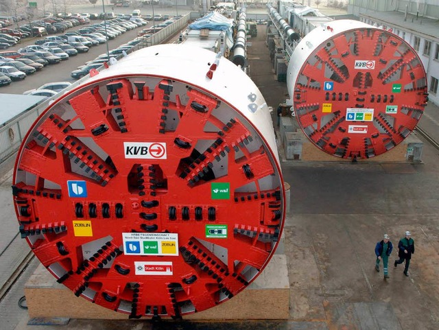 Tunnelbohrmaschinen der Firma Herrenknecht in Schwanau.  | Foto: dpa