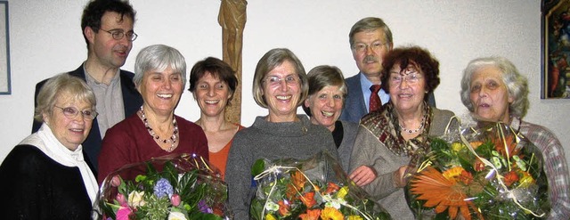 Die Jubilare und der wieder gewhlten ...edt,  Annette Graw und  Maria Lorenz.   | Foto: Christa Vollstedt