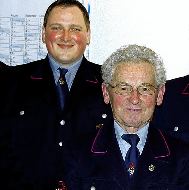 Daniel Kreuz (links)  ist neuer stellv...iler wurde fr 50 Dienstjahre geehrt.   | Foto: Ernst H. bilke