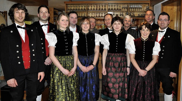 Die neu gewhlte Vorstandschaft in Musikanten-Tracht.   | Foto: Wehrle