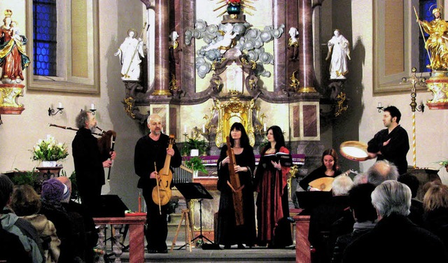 &#8222;Die Freiburger Spielleyt&#8220;...n Eschbach alte Pilgermusik zu Gehr.   | Foto: Monika Rombach