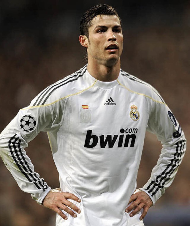 Sieht ziemlich bedrppelt aus: Real-Spieler  Cristiano Ronaldo   | Foto: afp