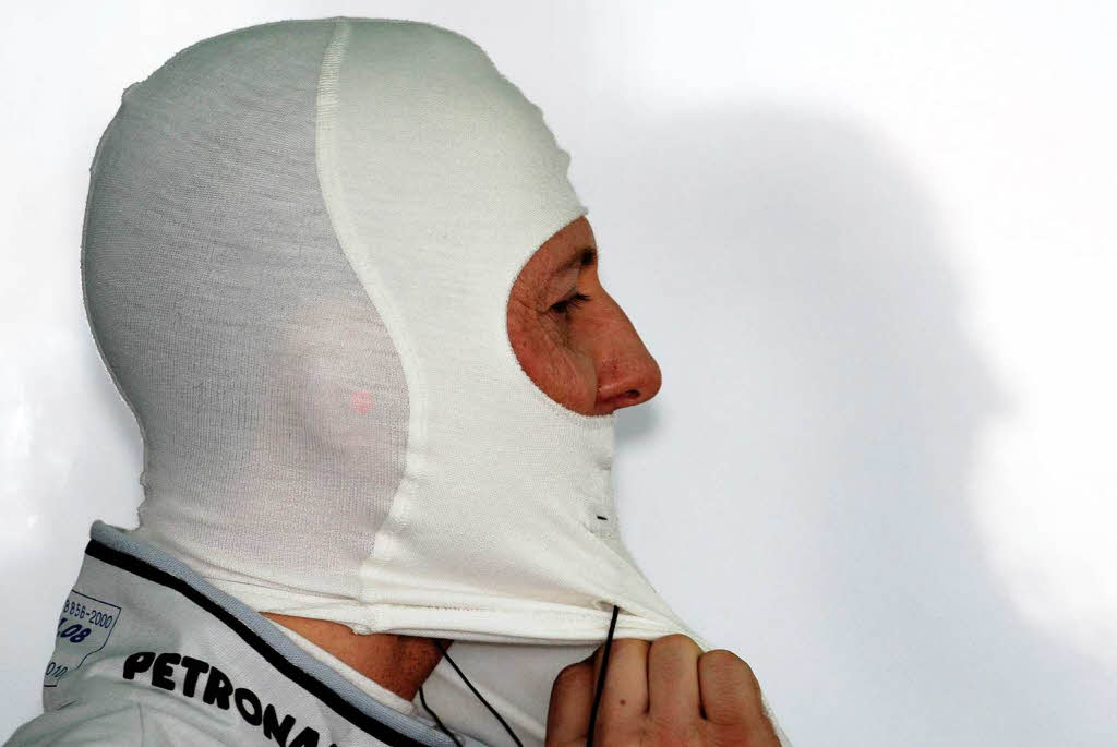 Die Zukunft: Am Sonntag, 14. Mrz 2010, fhrt der erfolgreichste Formel 1 Fahrer aller Zeiten in Bahrein wieder sein erstes Rennen.