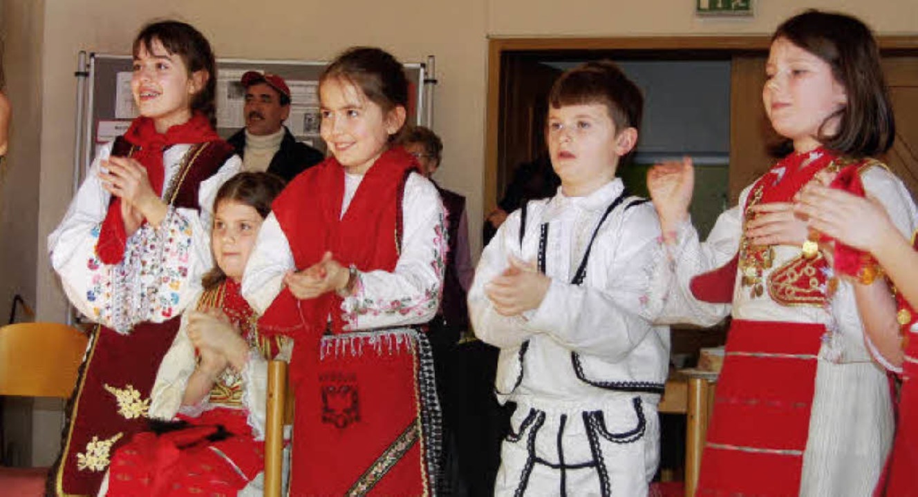 &#8222;Die Sterne Kosovas&#8220; steck... ihrer Begeisterung beim Asylfest an.   | Foto: Silke Nitz