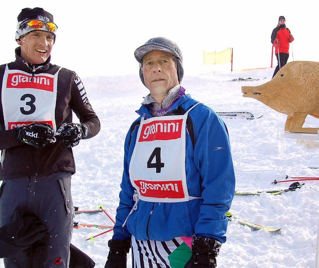 Ziemlich erschpft:  Robert Rees (rech...Den Alpin-Pokal gewann Roland Eckert.   | Foto: Ulrike Jger