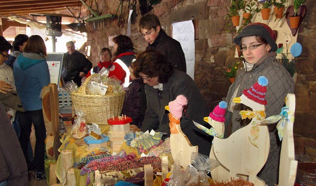 Auf dem Ostermarkt lockte ein attraktives Angebot.   | Foto: Pia Grttinger