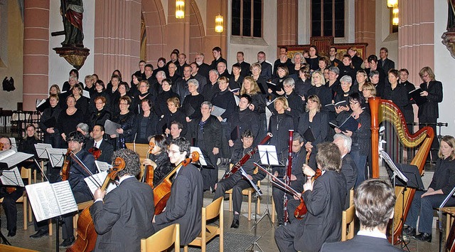 Der Kirchenchor St. Michael Tunsel und...  Requiems Opus 48 von Gabriel Faur.   | Foto: Winterhalter