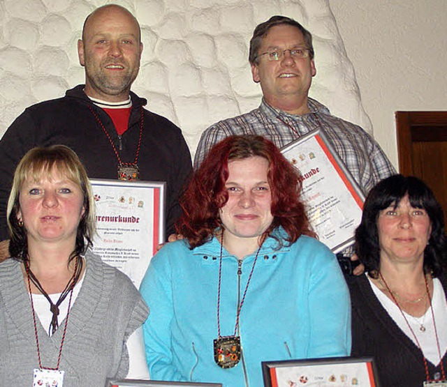 Treue Narren: Claudia Frderer, Manuel...Braun und Alfons Romey wurden geehrt.   | Foto: Liane Schilling