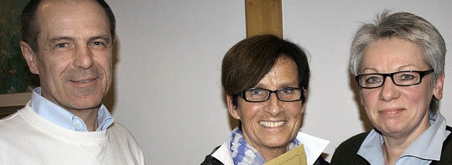 30 Jahre ist Rosemarie Hug (Bildmitte)...ue Schriftfhrerin ist Freia Lehmann.   | Foto: DIETER MAURER